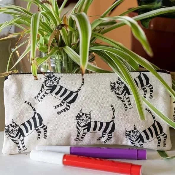 Helen B - Pouch small cat Helen B